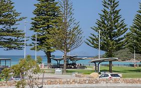 Midd'S On The Beach - Luxury Beach Front Apartment